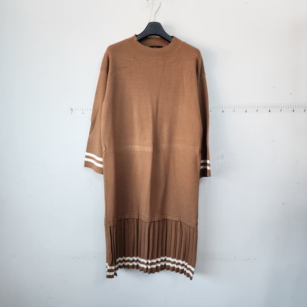 지고트 브라운 니트 플리츠 원피스