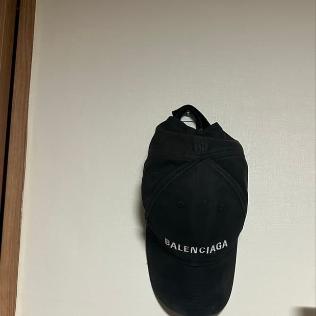 발렌시아가 볼캡 모자