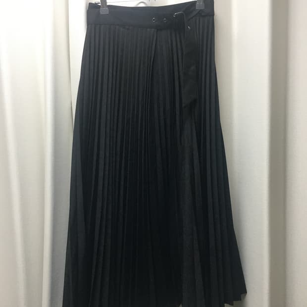 벨트 플리츠 롱 스커트 블랙