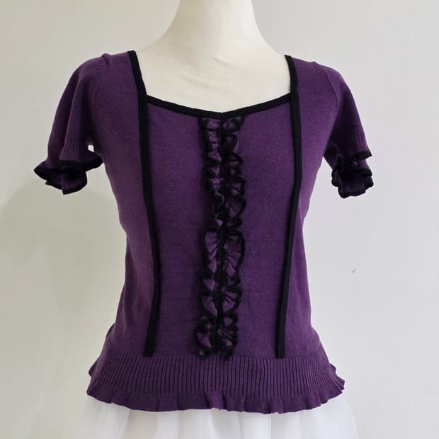 고딕론비타 퍼플 모리걸 로즈 퍼프골지셔링니트 뒤트임 블라우스