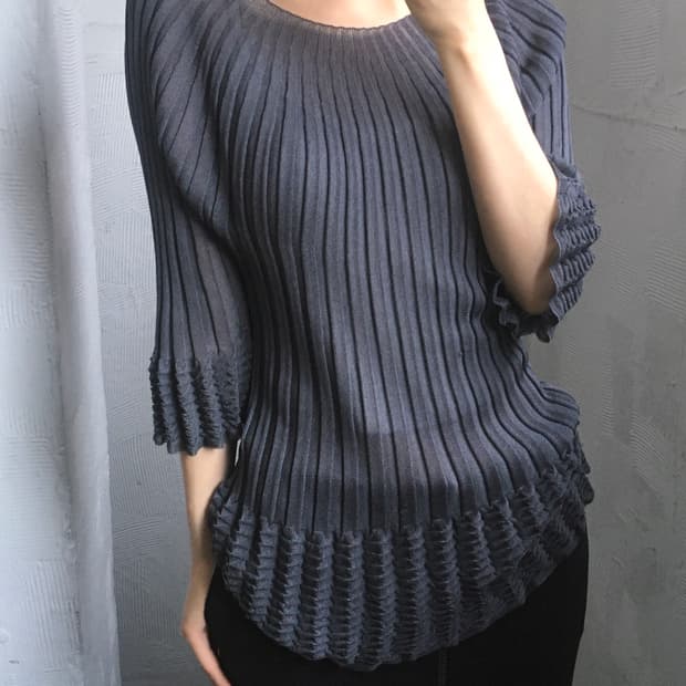 Pleats Please 플리츠플리즈 그레이 프릴 시스루 탑 