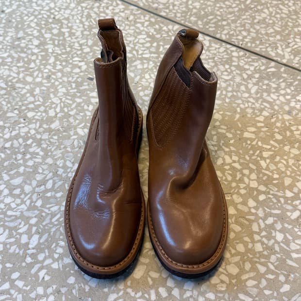 SAYA leather Chelsea boots 