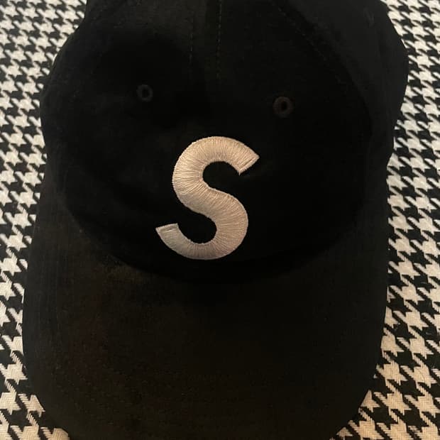 슈프림 벨벳 S logo cap