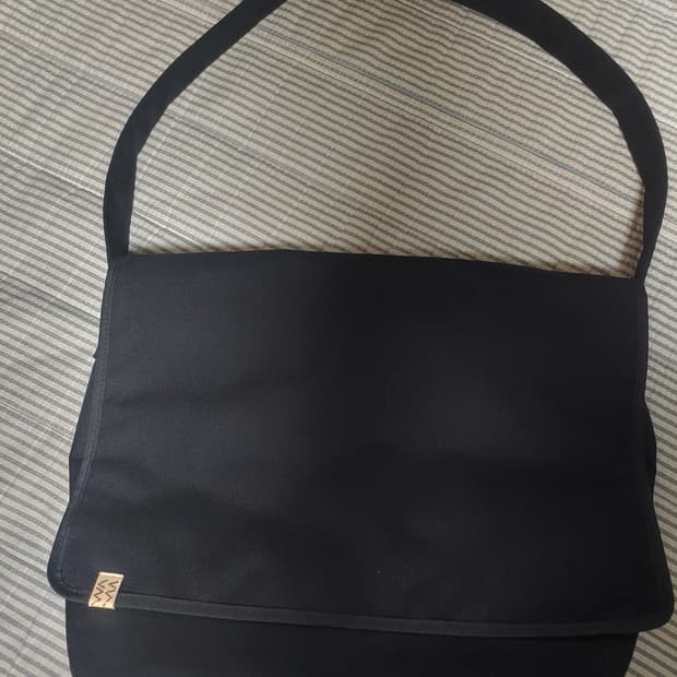 비즈빔 visvim 코듀라 사첼백 24L 블랙 팝니다