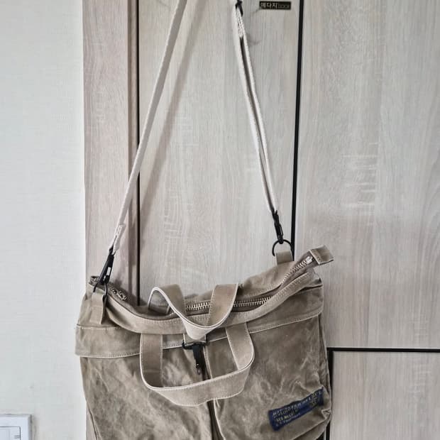 토이즈맥코이 캔버스 헬멧백