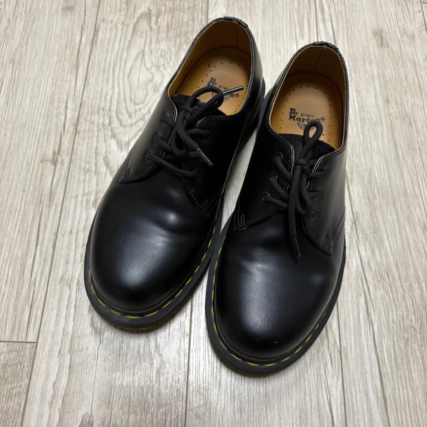 닥터마틴 1461 3홀 스무스 250