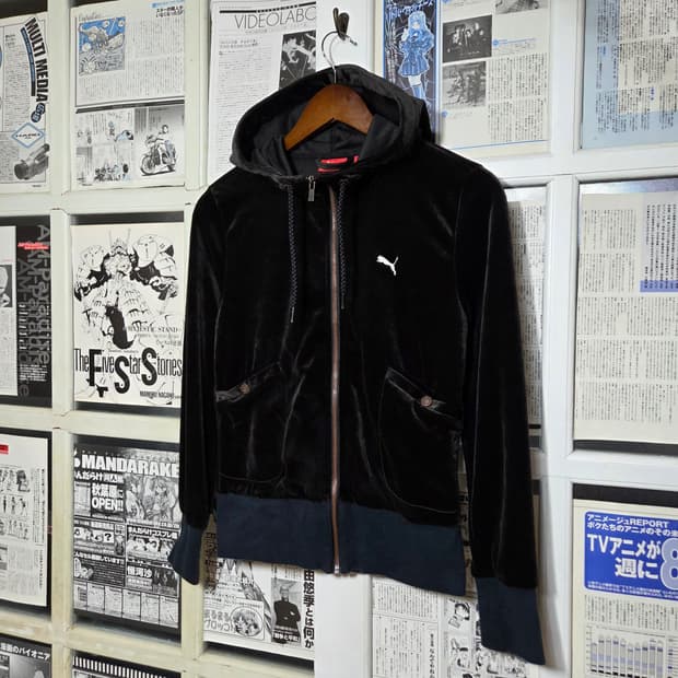 퓨마 Y2K 블랙 벨벳 슬림핏 후드집업