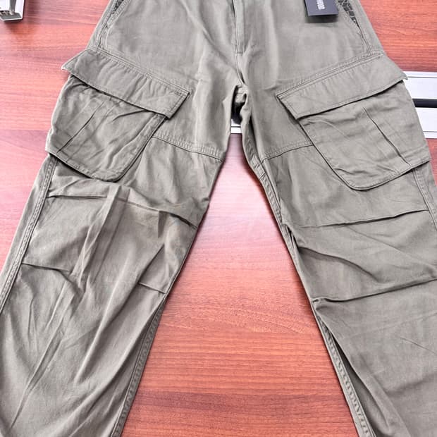 [M] 네이버후드 MIL-CARGO C-PANT 올리브 컬러 팝니다.