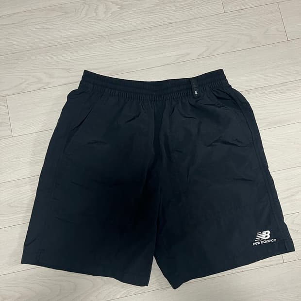 뉴발란스 반바지 s