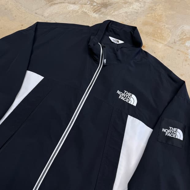 110 노스페이스 배색 바람막이