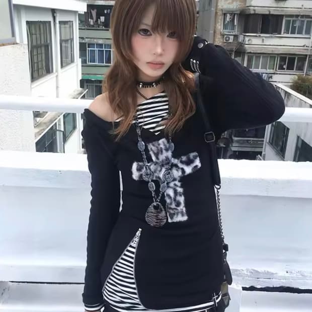 블랙 펑크 오프숄더 슬림핏 롱슬리브