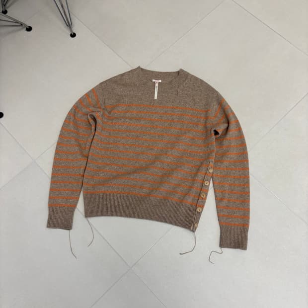 마수 버튼 니트