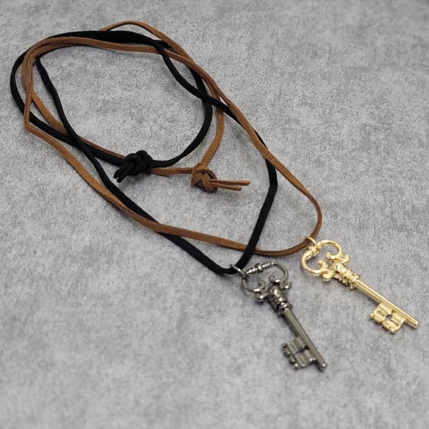 key necklace set