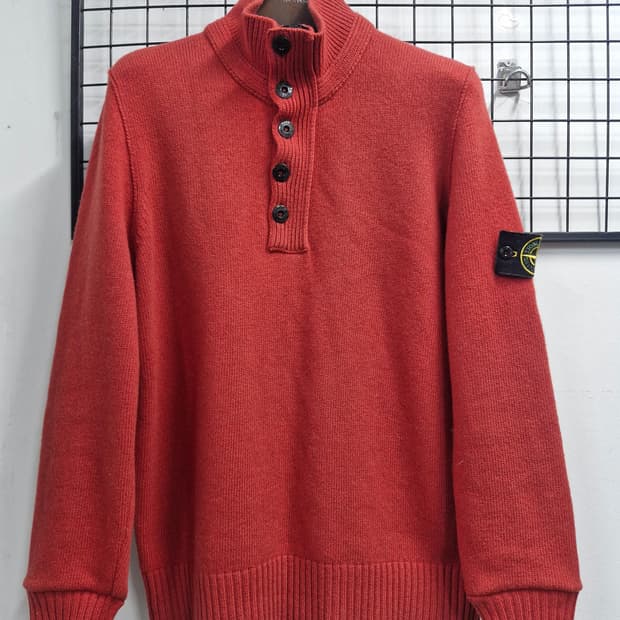 95M 스톤아일랜드 하이넥 반집업 버튼 울 니트.