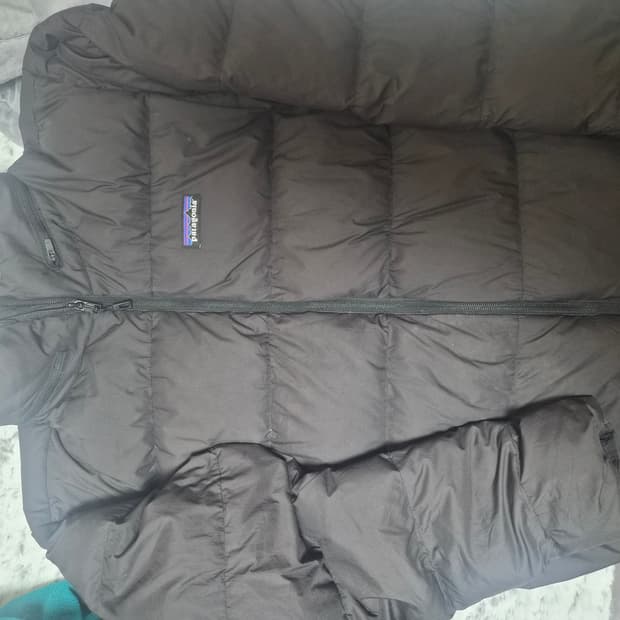 파타고니아 사일런트다운 패딩