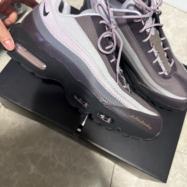 275사이즈 나이키 에어맥스95 아 마 마니에르