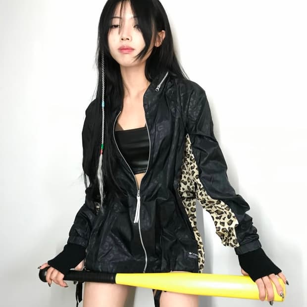 아디다스 호피 레오파드 바람막이