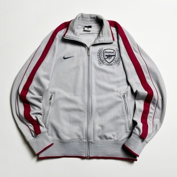 아스날 125주년 트랙탑 - 상태 매우좋음 네고가능