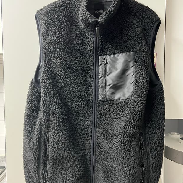 탑텐 블랙 후리스 베스트