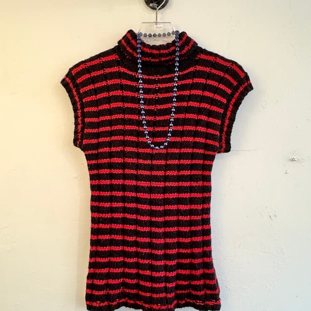 레드&블랙 스트라이프 터틀넥 베스트