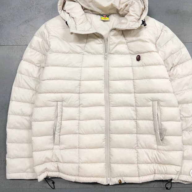 베이프 경량패딩