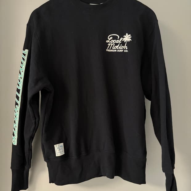 LOCAL MOTION black sweatshirt