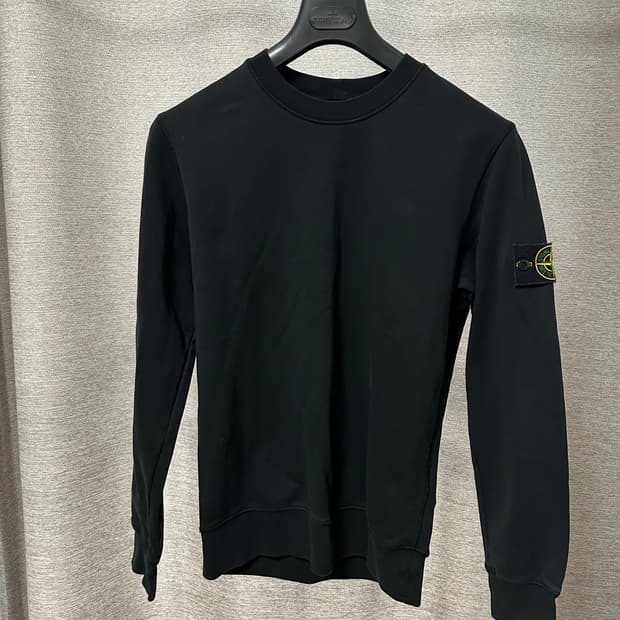 스톤아일랜드 맨투맨 블랙 (S)