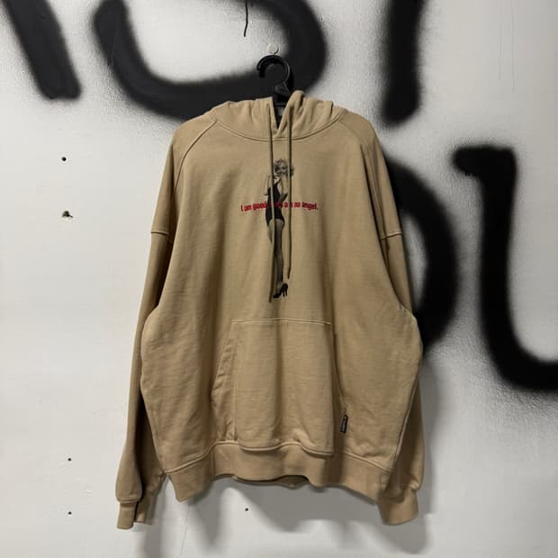 아조바이아조 빅사이즈 마릴린 먼로 프린팅 루즈핏 후드 티셔츠 카멜