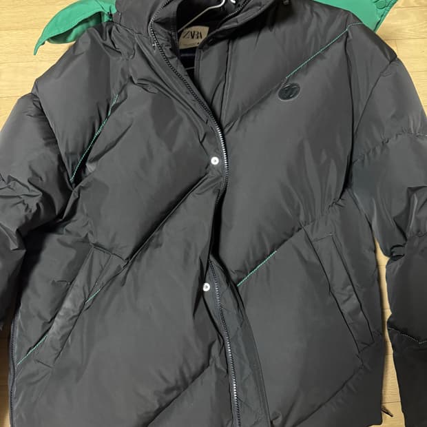 자라 아더에러 패딩 팝니다