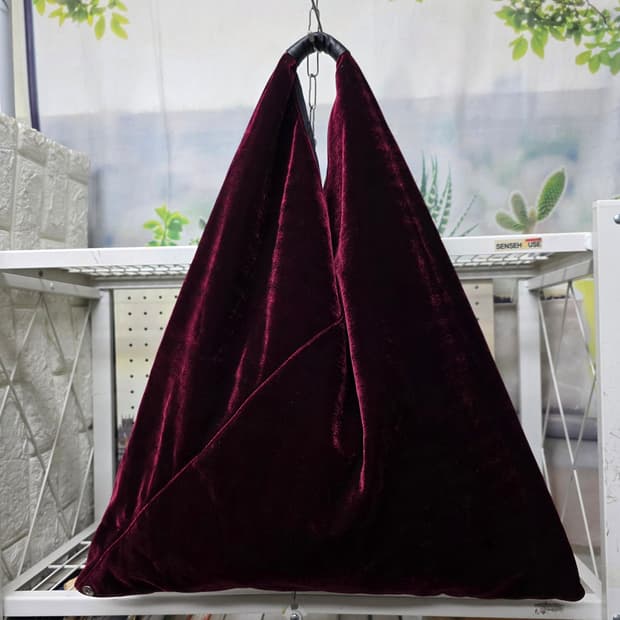 MM6 메종마르지엘라 벨벳 트라이앵글백 재패니즈백 토트백 숄더백 GD85