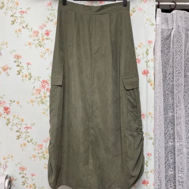 카키 카고 셔링 롱스커트
