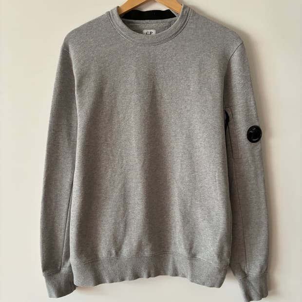 CP컴퍼니 맨투맨