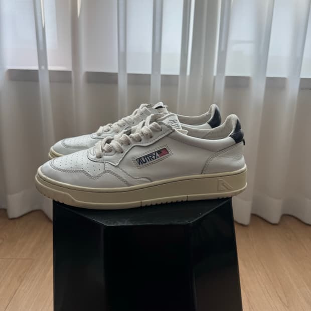 (촬영소품) 280 오트리 메달리스트 화이트 블랙힐탭