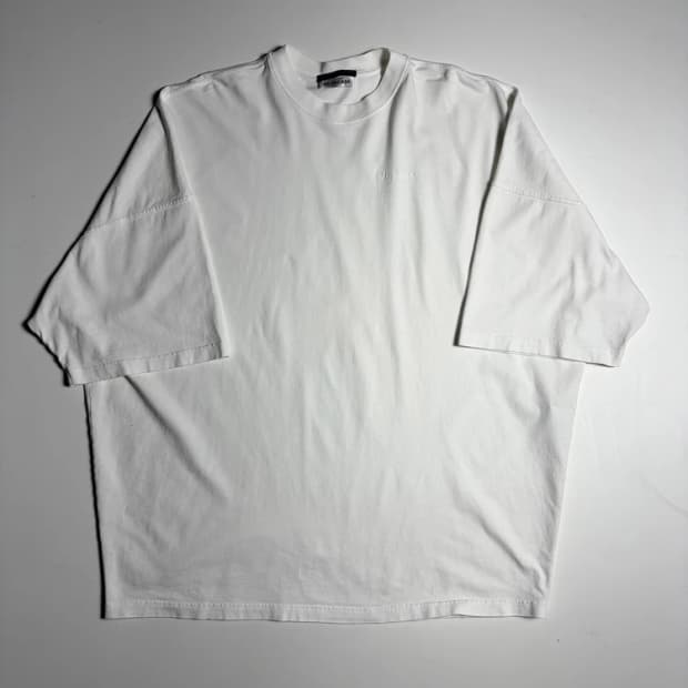 발렌시아가 텍스처 리브드 크루넥 반팔 티셔츠 PN9997