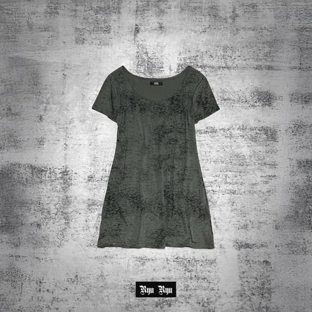 (ryu ryu) y2k grunge u-neck t 