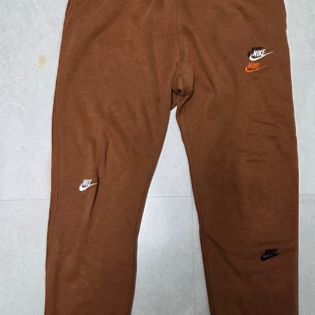 나이키 브라운 멀티 로고 조거 팬츠