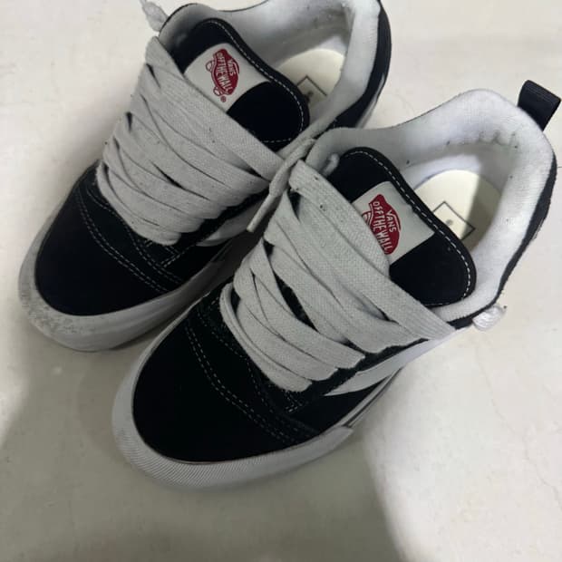 반스 뉴스쿨 블랙 트루 화이트