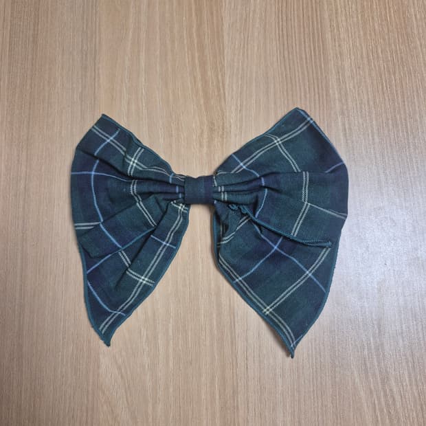 리즈리사 체크무늬 리본브로치 딥그린칼라