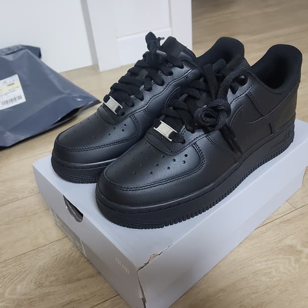 나이키 에어포스 블랙 올검포스 235