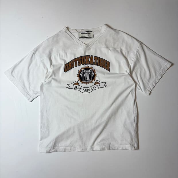 오니츠카타이거 프론트 그래픽 코튼 반팔 티셔츠 PN9555