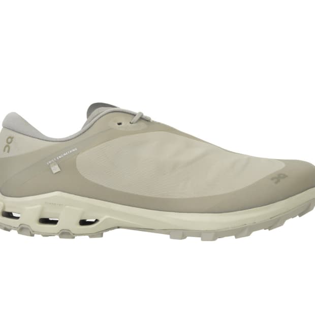 온 러닝 x 포스트 아카이브 팩션 (파프) 클라우드벤쳐 피크 아이스 문