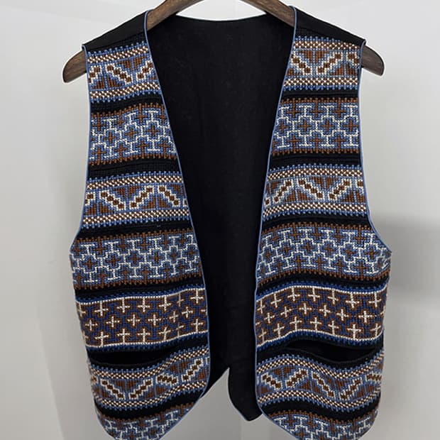 EMBROIDERED VEST (L)