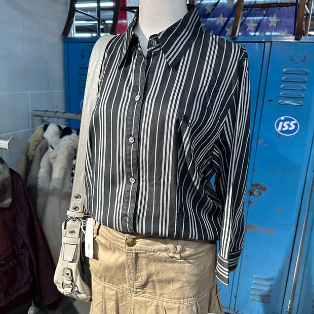 BURBERRY 버버리 블랙그레이 스트라이프셔츠