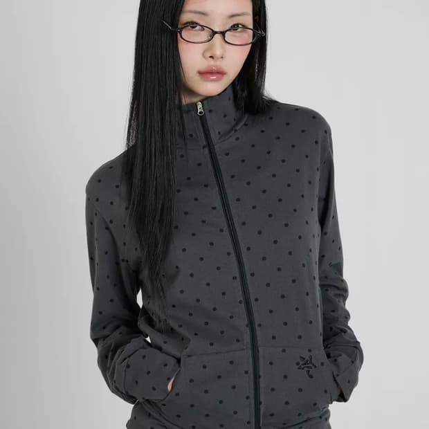 잇자바이브 도트 집업 새상품