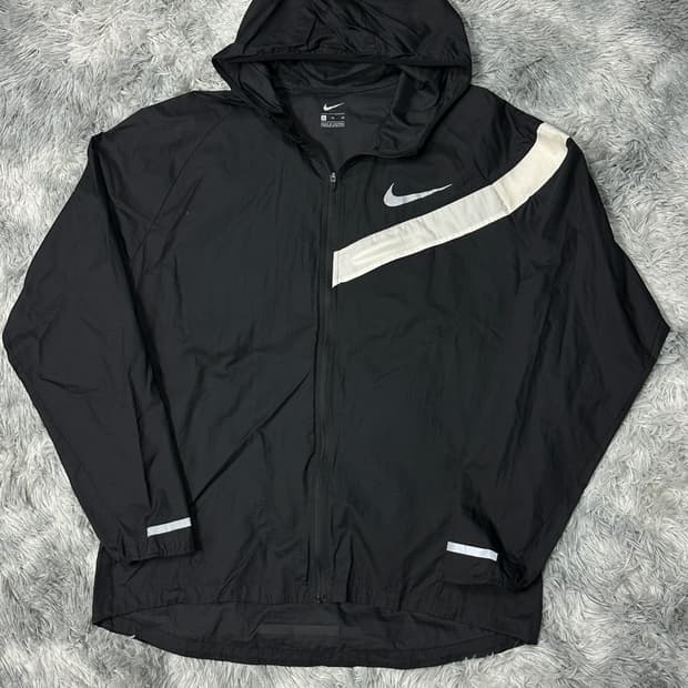 나이키 임파시블리 라이트 러닝 바람막이 XL