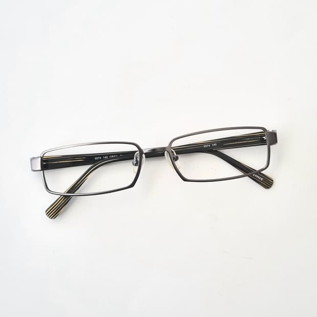 데드스탁 지적인 무드의 그레이 메탈 안경테 618