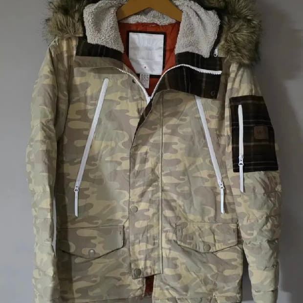 아디다스x버튼 콜라보 점퍼.   싸이즈 95