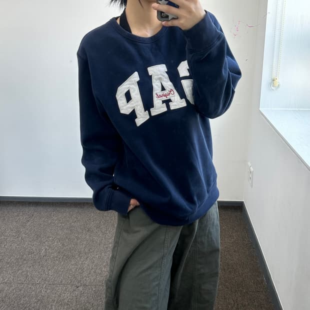 GAP 갭 화이트로고 네이비 맨투맨