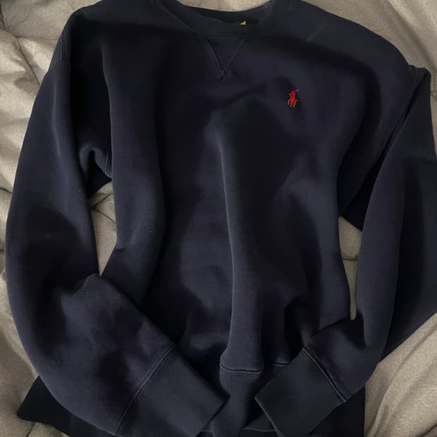 폴로 네이비 맨투맨