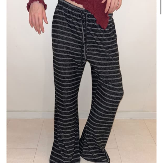 구아홉 피치 차콜 스트라이프 팬츠